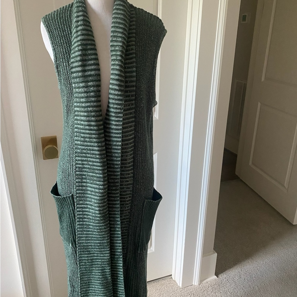 Long sleeveless duster cardigan Isaac Mizrahi live